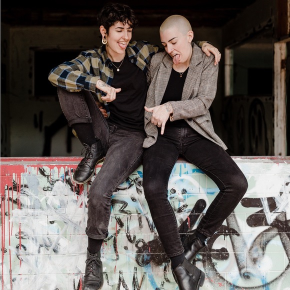 Hi! We’re your poshers, Amber & Ev 🖤✨ - Picture 5 of 5